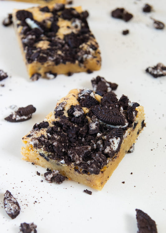 Oreo blondies